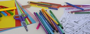 Crayons de couleur dessins école maternelle